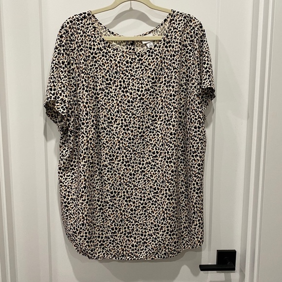 Button Back Blouse - Picture 4 of 9